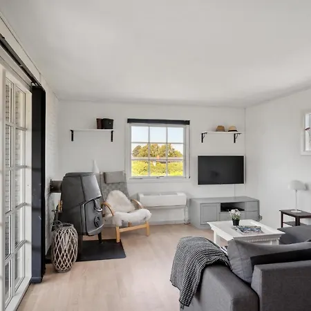 Feriehus 2 Bedroom Awesome In